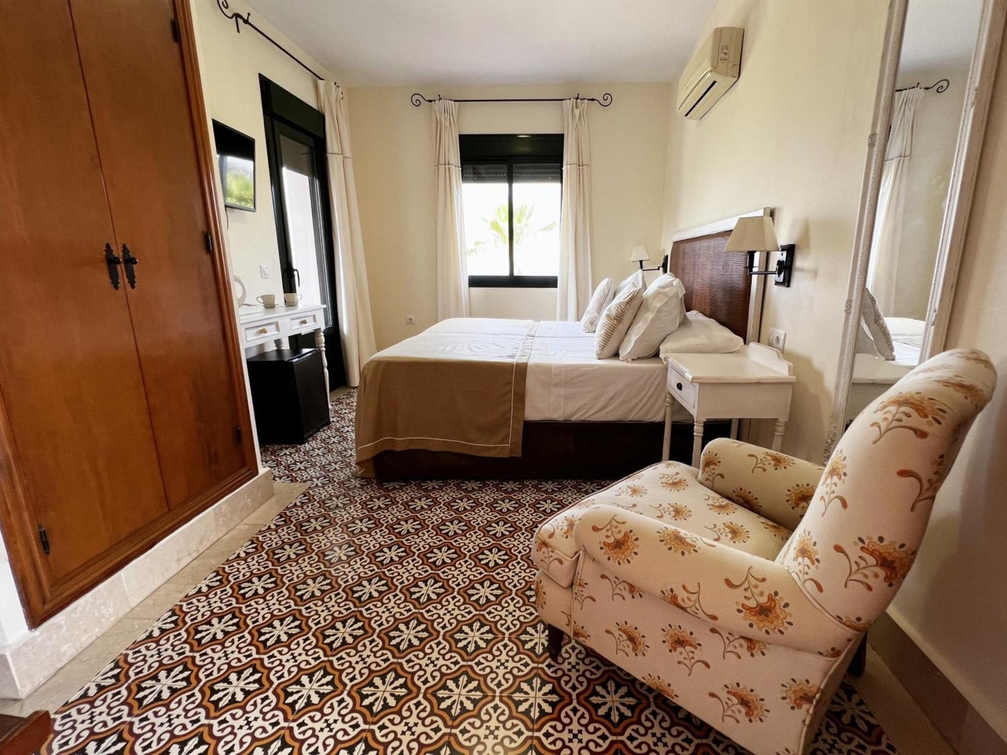 Hotel Sindhura Vejer de la Frontera Extérieur photo