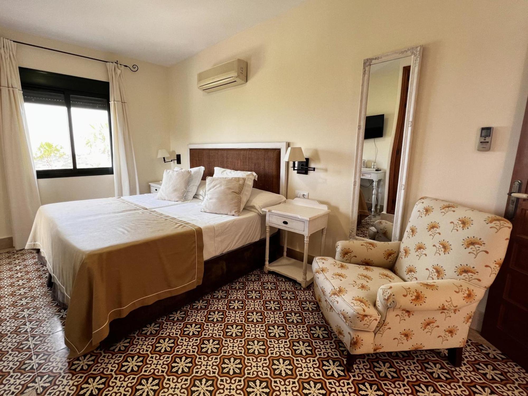 Hotel Sindhura Vejer de la Frontera Extérieur photo