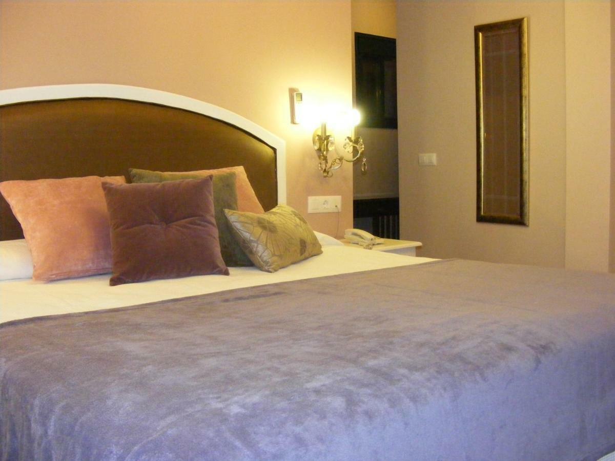 Hotel Sindhura Vejer de la Frontera Extérieur photo
